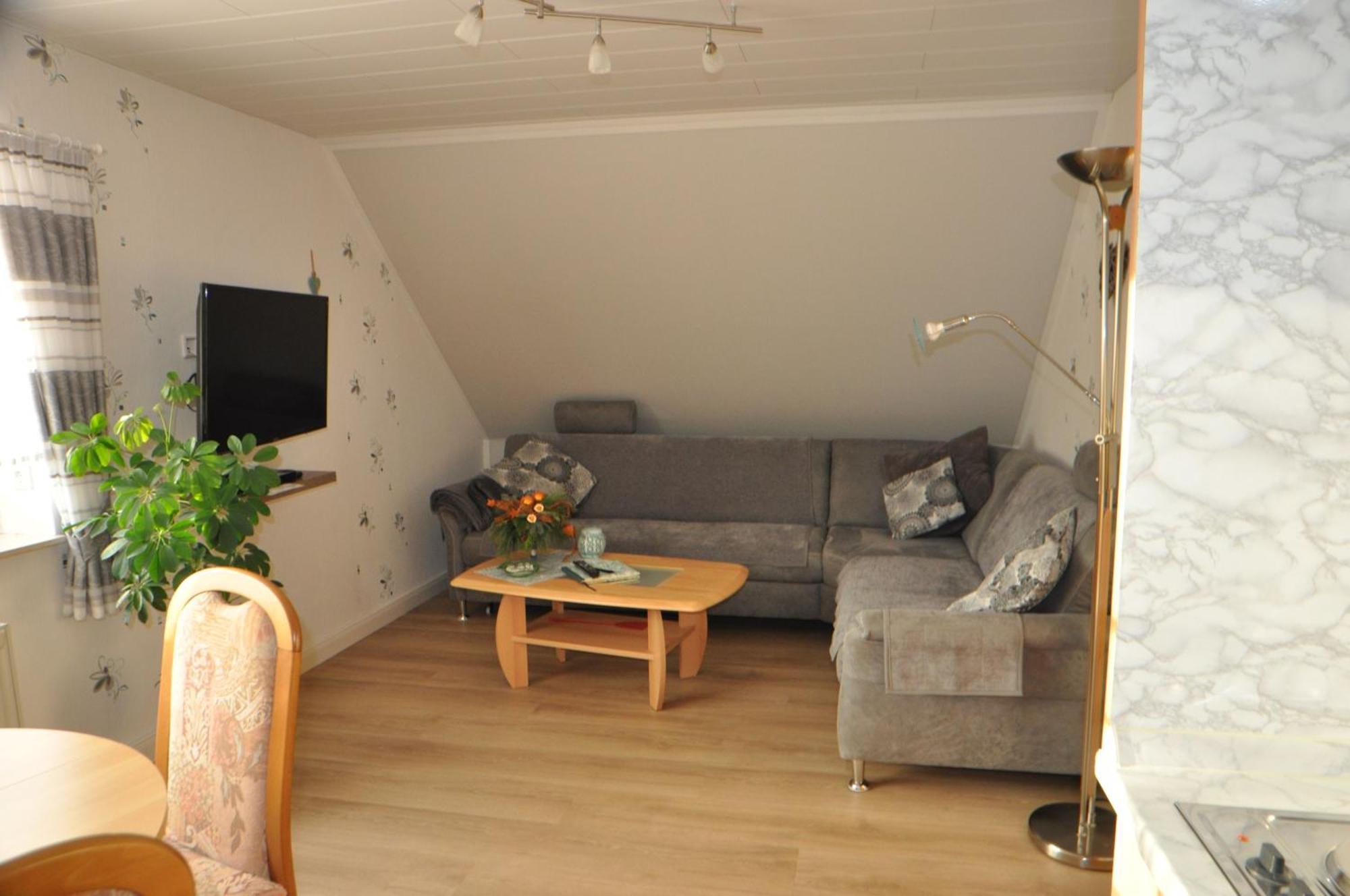 Ferienwohnung Brentano_ 65230 Moormerland Exterior foto